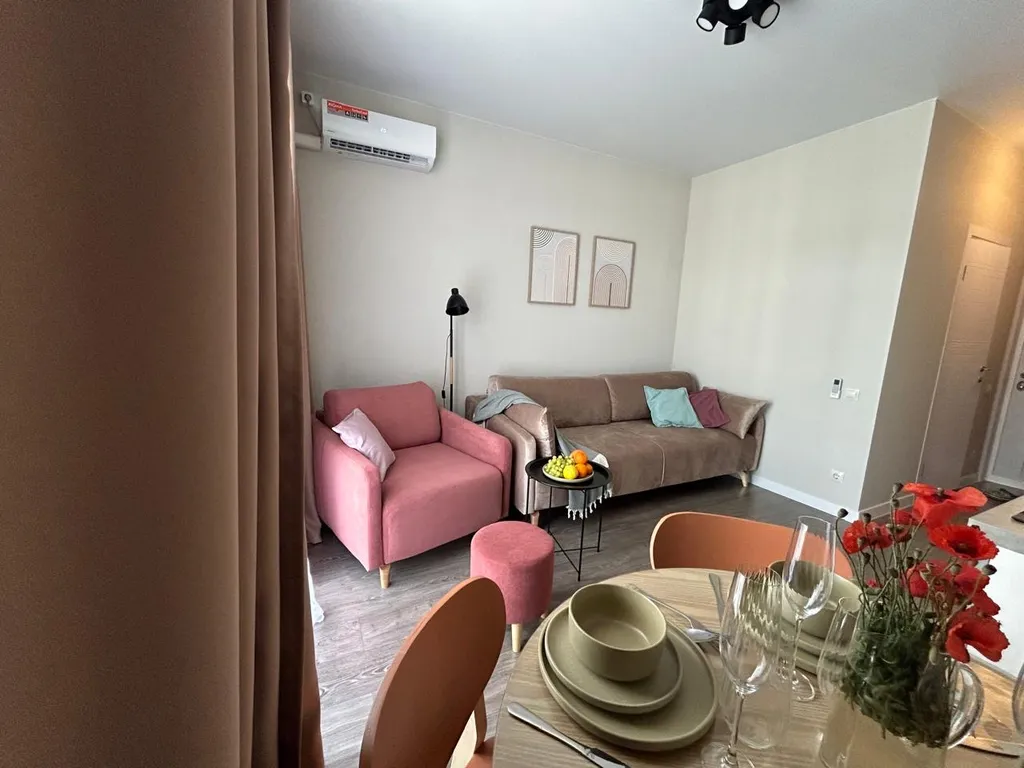 Студия с бассейном