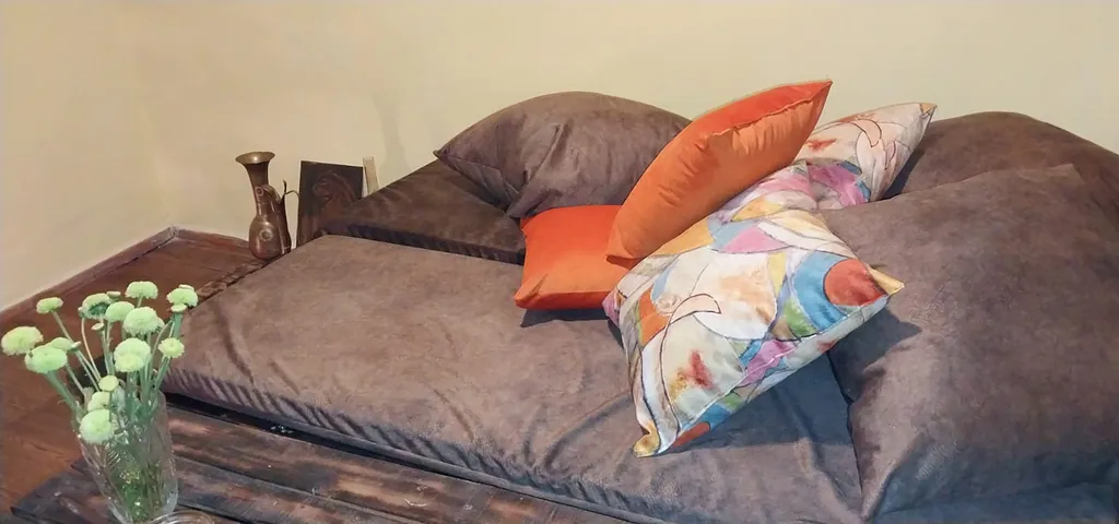 Modern famely Suit City Center