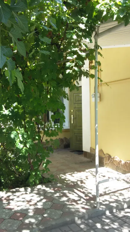 Часть дома в центре с парковкой