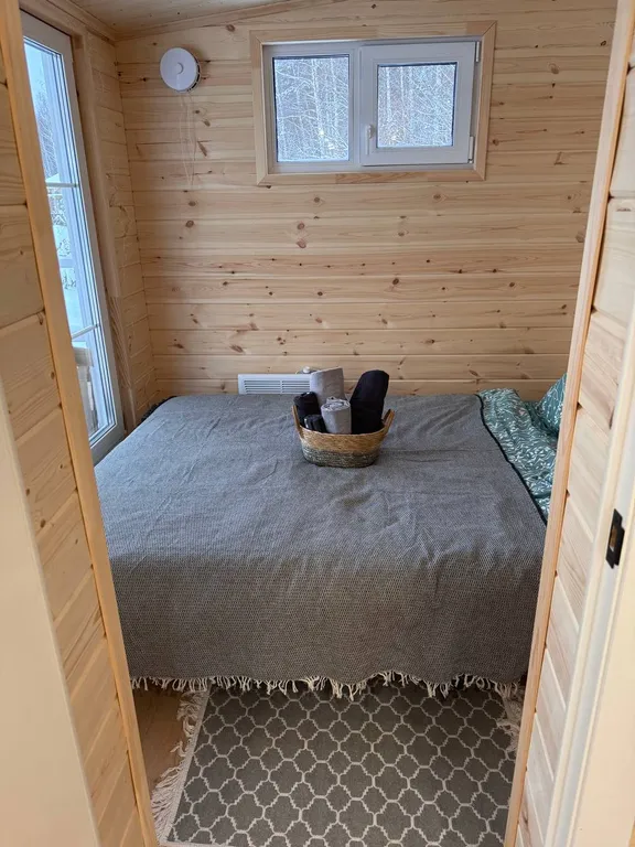 Уютный дом в лесу