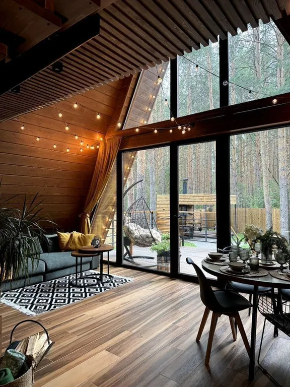 Дом А-фрейм с камином и баней с видом на лес