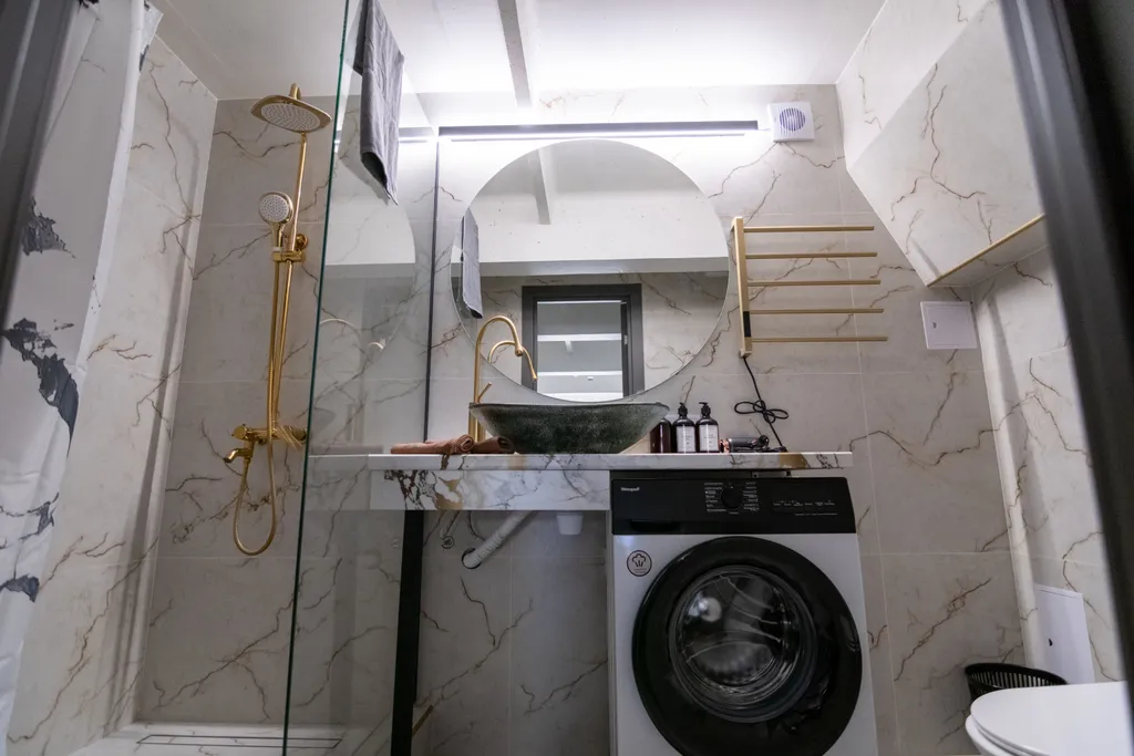 Двухуровневая студия с стильным современным ремонтом