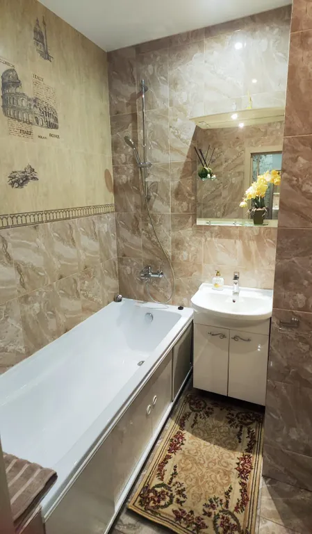 Евродвушка с камином, большой ванной и видом на пруд