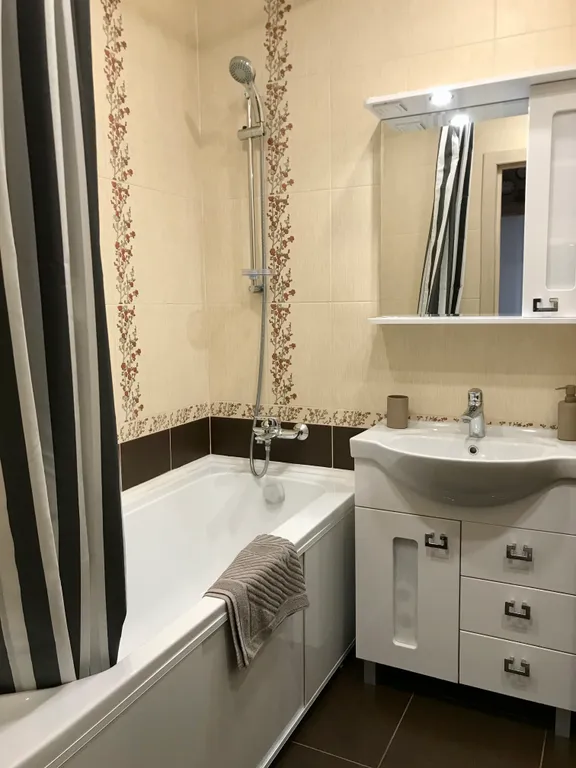 Современная евродвушка рядом с Академией тенниса и ДС