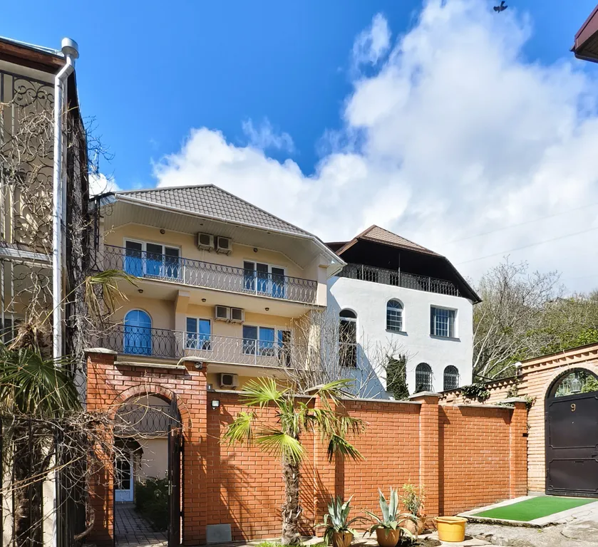 Коттедж Ялтинская Вилла — аренда посуточно в Ялта