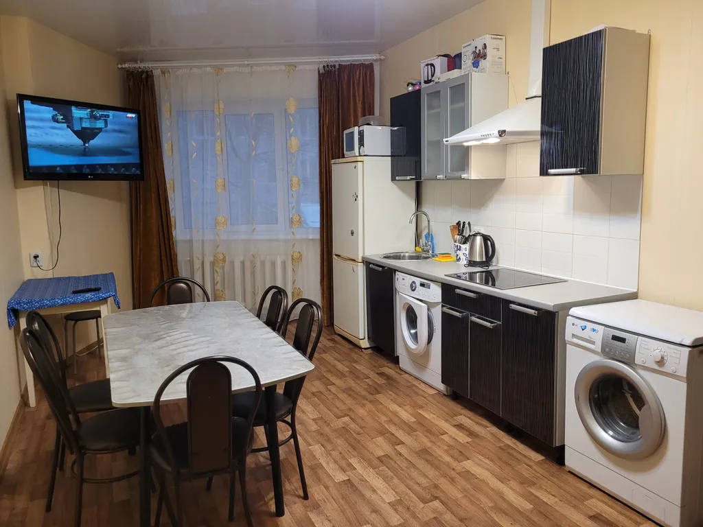 Квартира Студия с четырьмя спальнями, с двумя с/у — аренда посуточно в Кировск