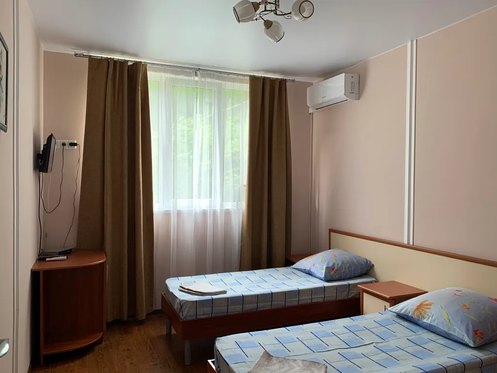 Коттедж Домик в лесу — Сочи