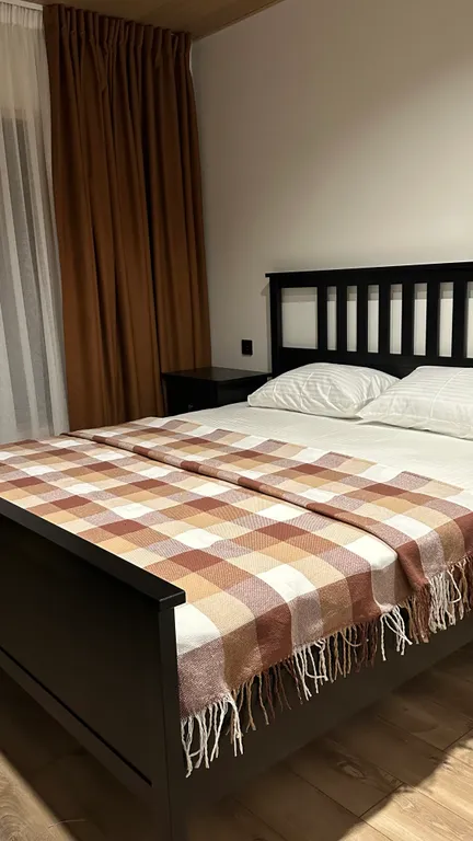 Дом с камином на берегу моря