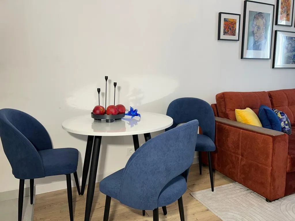 Квартира Двухкомнатные апартаменты Ван Гог рядом со знаменитым Арбатом — Алматы