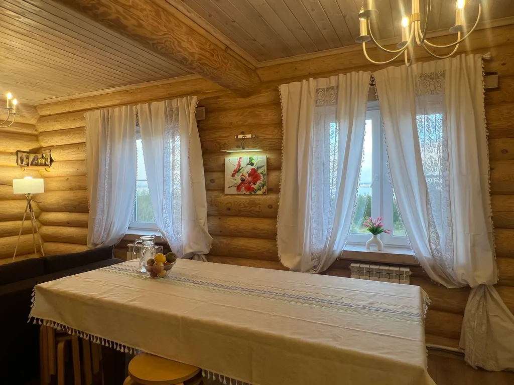 Двухэтажный дом с видом на Галичское озеро