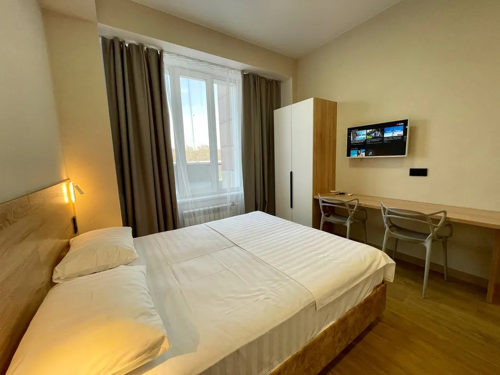 "В Гости!" на Запорожской 69  (1к студия №2 рядом с БЦ "Сити")