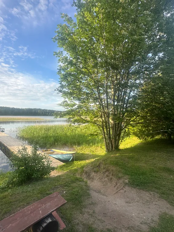 Классный домик прямо на берегу озера Селигер