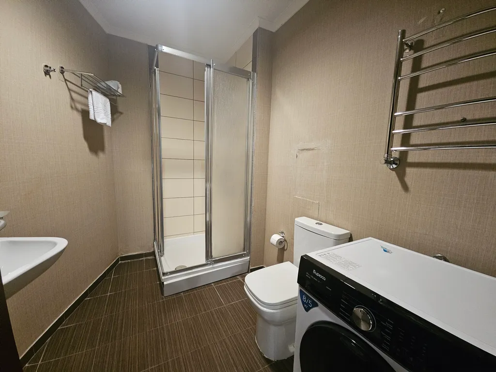 Апартаменты комфорт+ 2 спальни, 3 балкона, виды на город, реку и горы