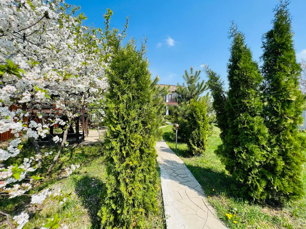 Коттедж Вилла на берегу реки Кубань с бассейном, баней, банным чаном — Елизаветинская