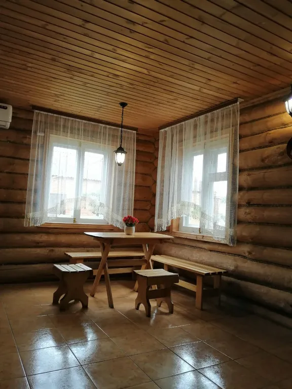 Жилой деревянный двухэтажный дом