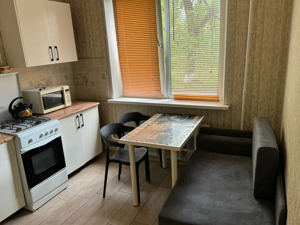 Машиностроителей 12