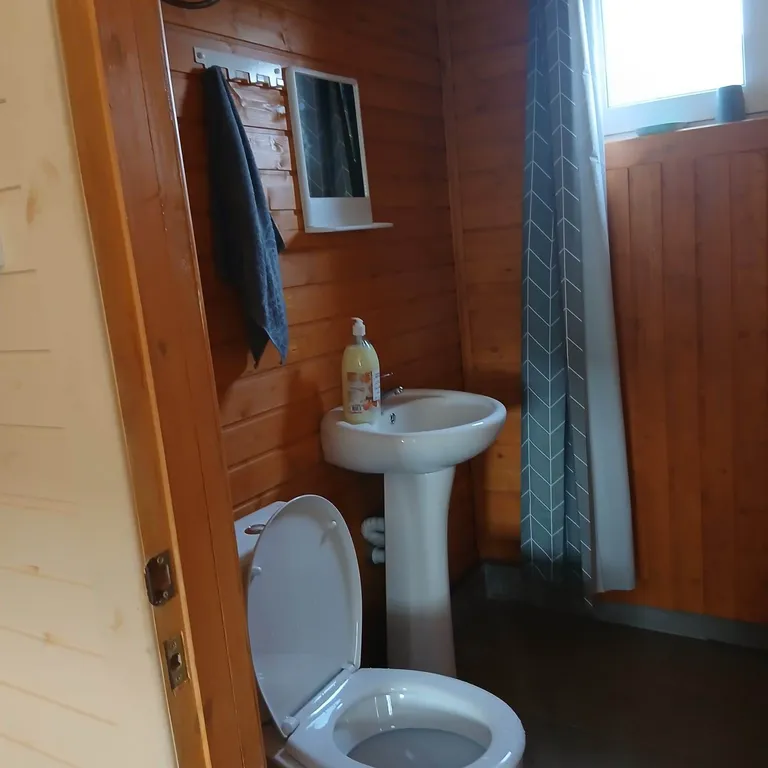 Домик на острове