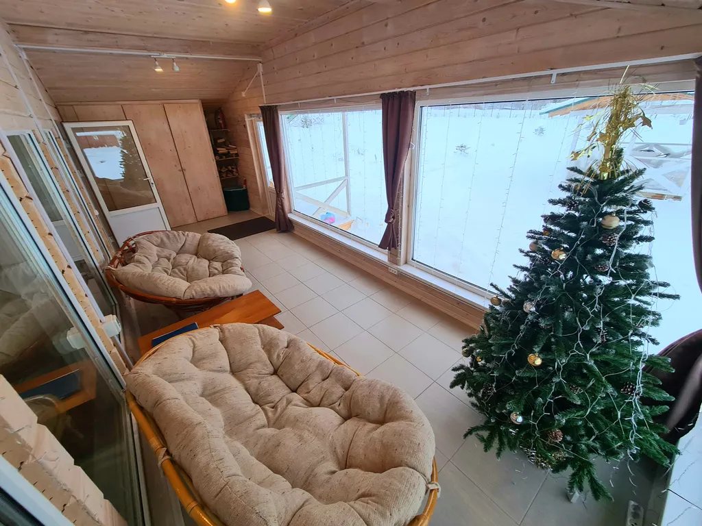 Дом стеклянный с видом на Ладожское озеро