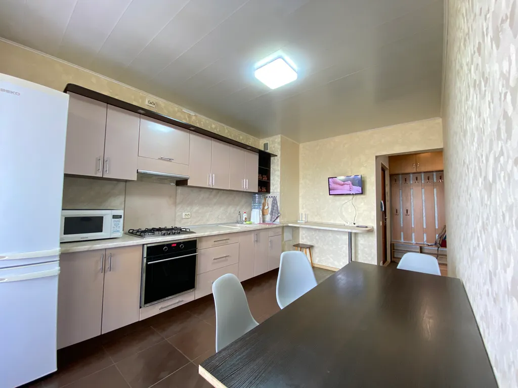 Двухкомнатная квартира рядом с центром