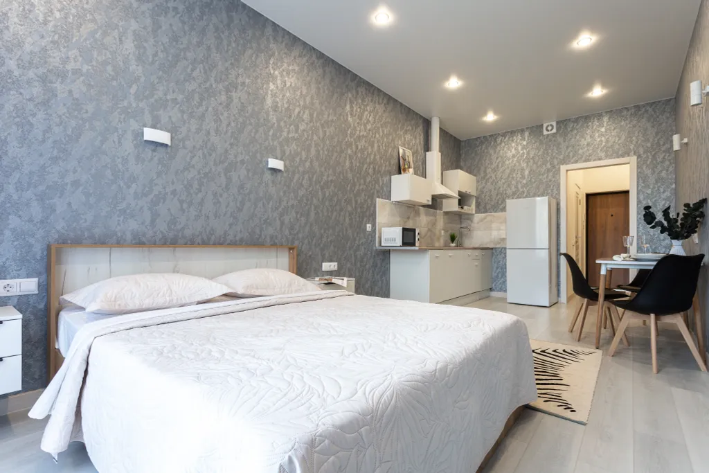 Студия с балконом и видом на горы