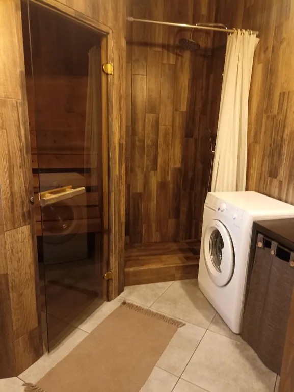 Коттедж на берегу озера