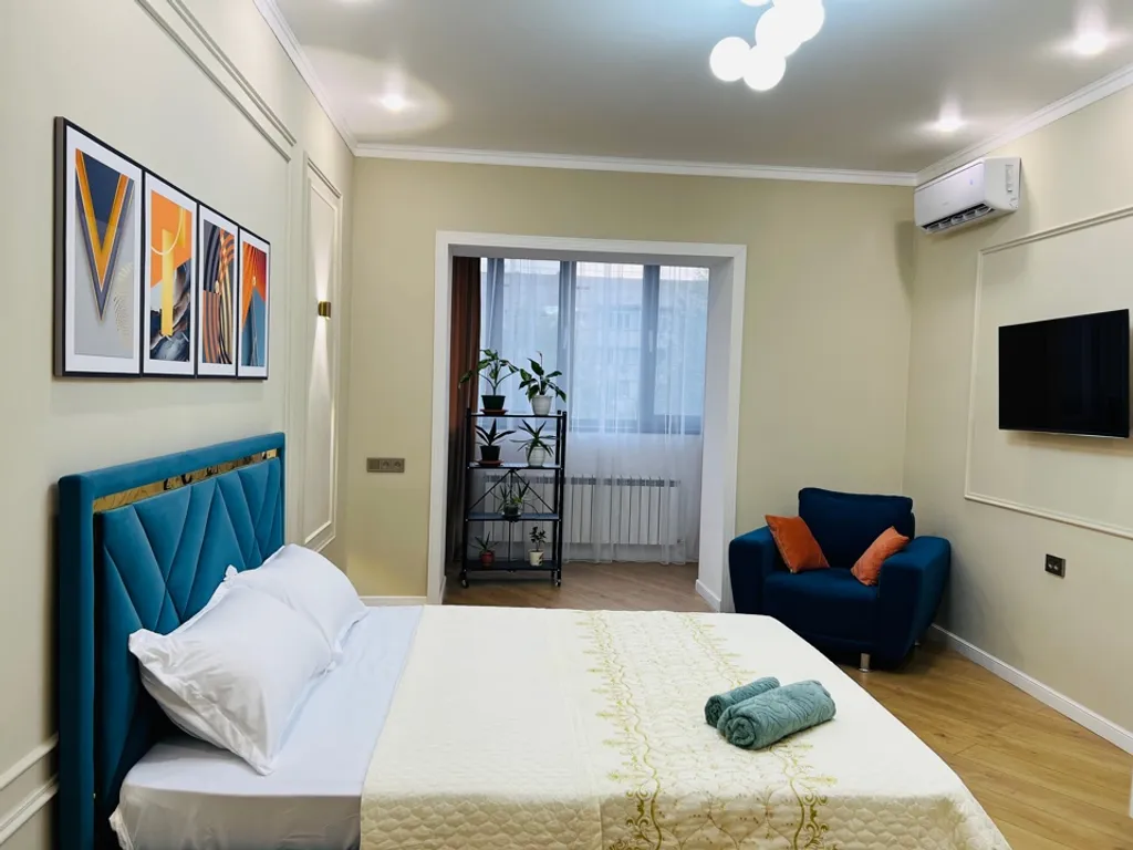 Шикарный вип с дизайнерским ремонтом в центре Алматы