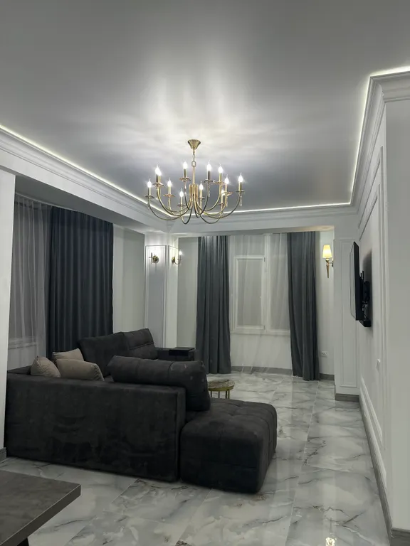 Уютная квартира в центе города рядом с ЖД вокзалом с видом на горы