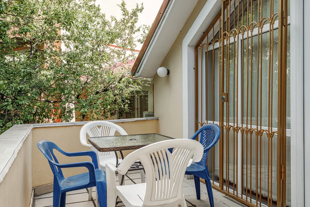 Большой двухэтажный номер с балконом и джакузи