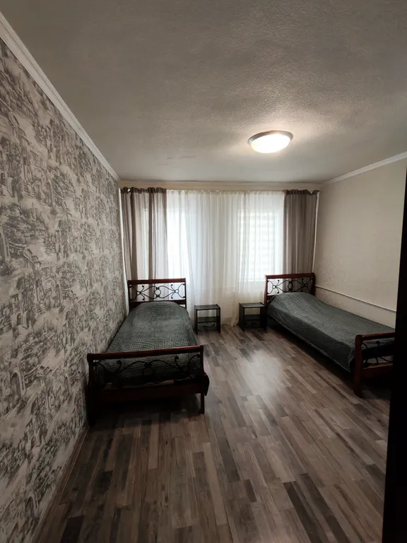 Дом возле моря, центр