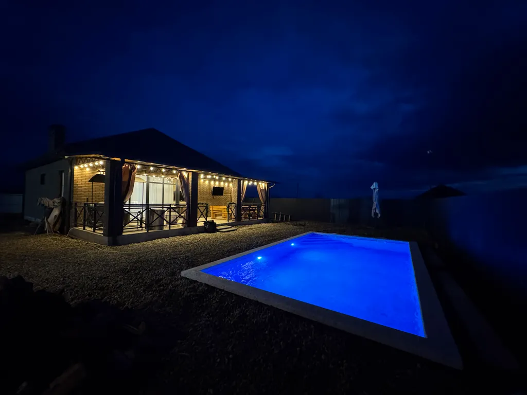 Коттедж Дом с баней и бассейном — Старокорсунская