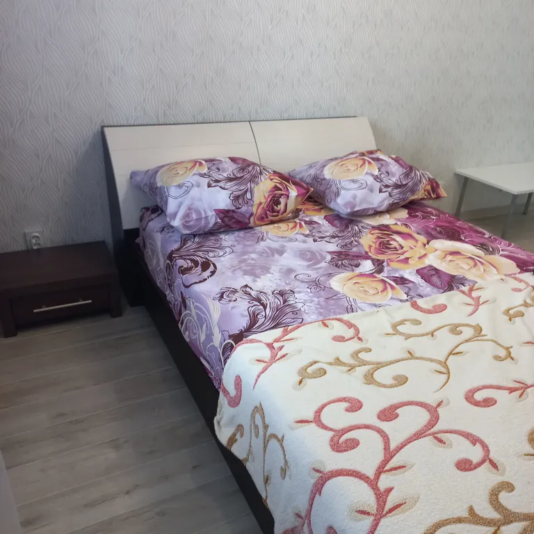 Квартира Однокомнатная квартира у тц Кристалл — Тюмень