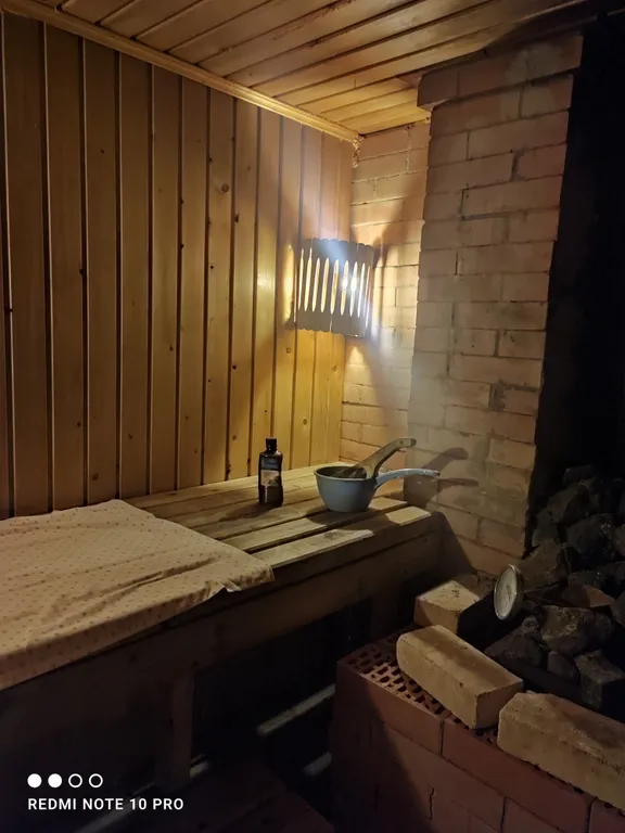 Полдома с банькой с отдельным входом