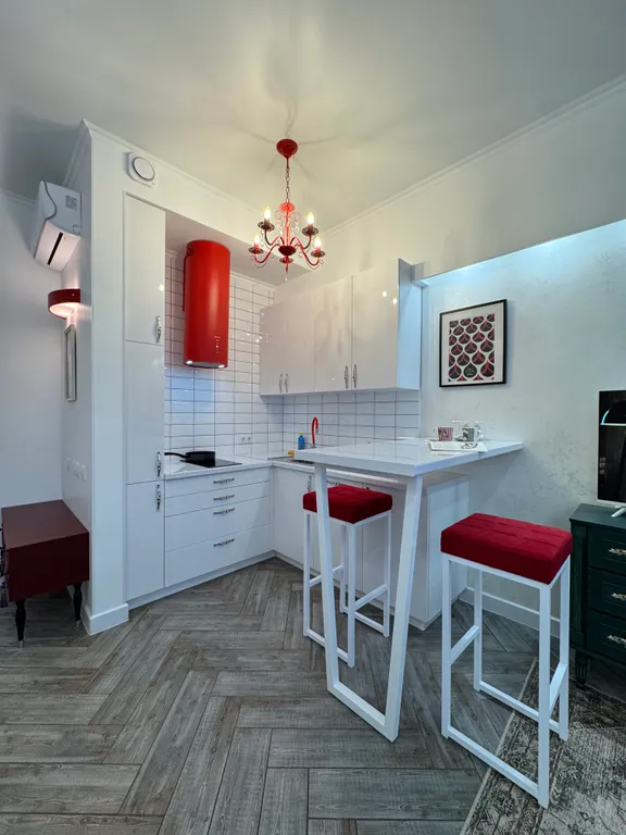 Дизайнерские апартаменты с видом на набережную