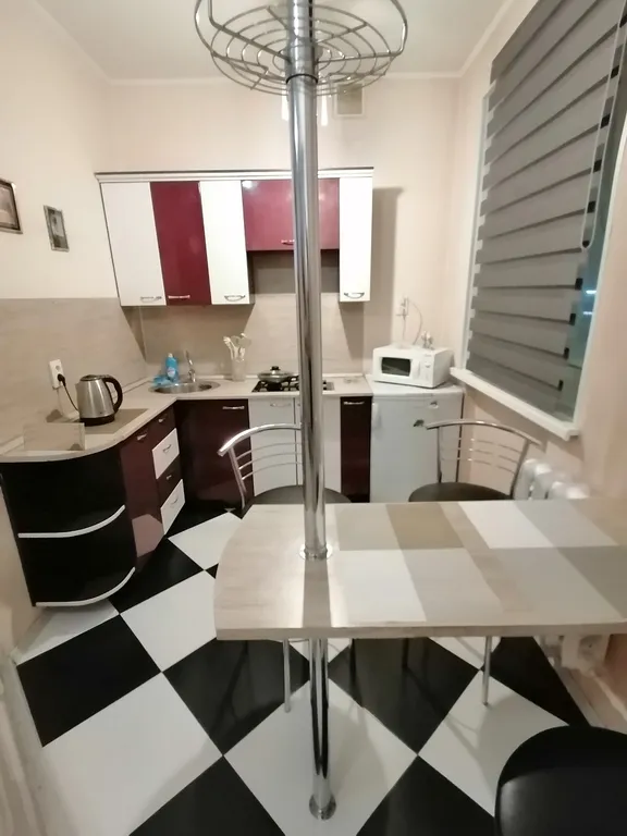 Центр города, красный путь, метро мост