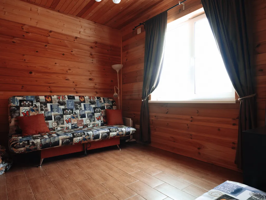 Дом рядом со спортивными базами