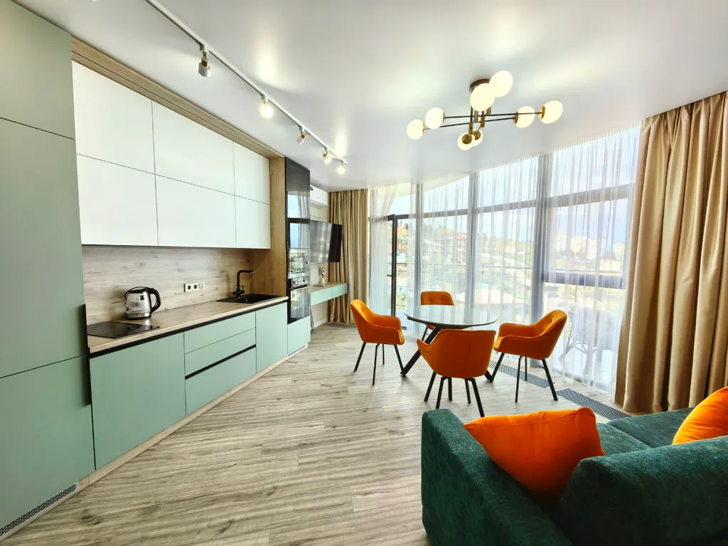 Дизайнерские апартаменты с видом на горы и море