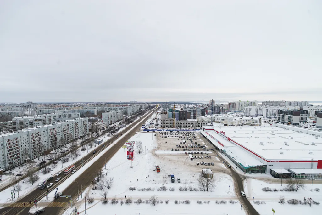 Студия с видом на город и Волгу