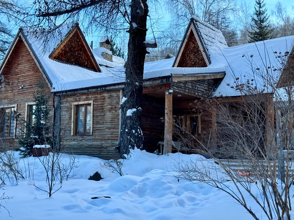 Дом с прудом у леса с хвойным оазисом в 3 км от ГЛЦ Абзаково до 8 гос.