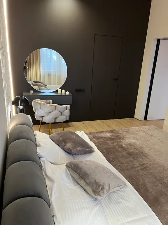 Люксовая 2-комнатная квартира с дизайнерским ремонтом