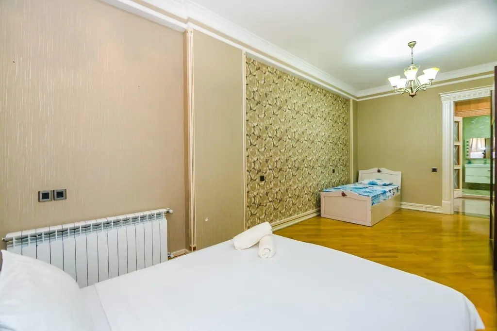 4-комнатная Квартира — аренда посуточно в Баку