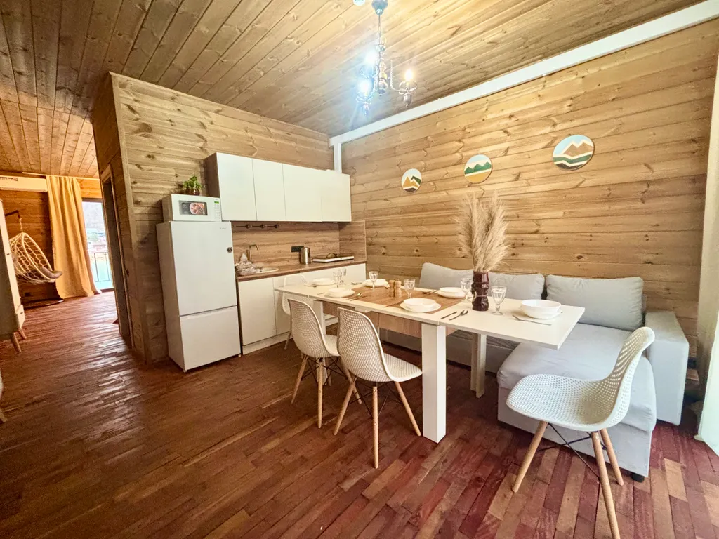 Квартира Квартира Кругозор*2-эт кв. 110м² с видом на озеро — Сочи