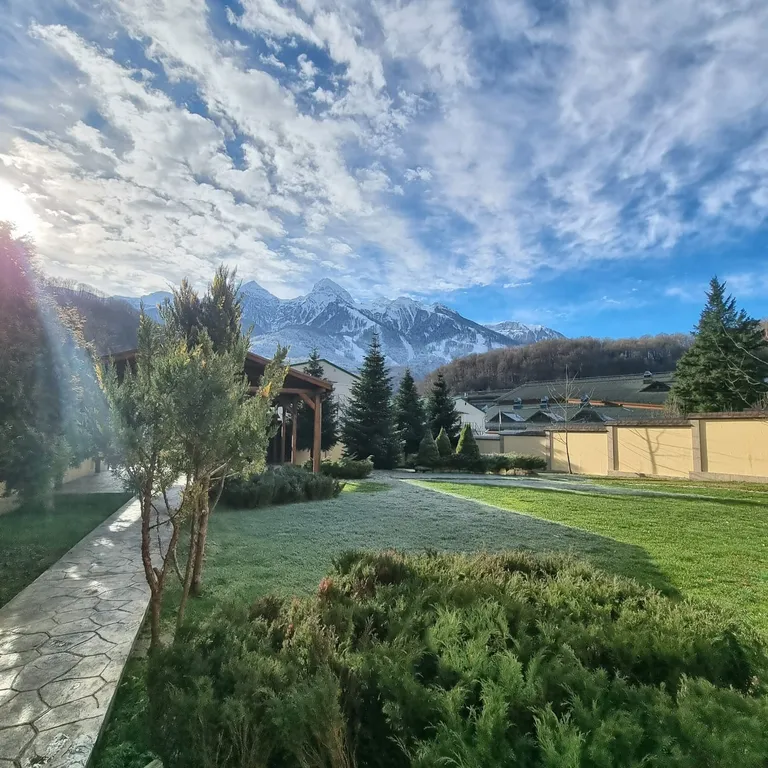 Коттедж 7-комнатный Дом — Эсто-Садок