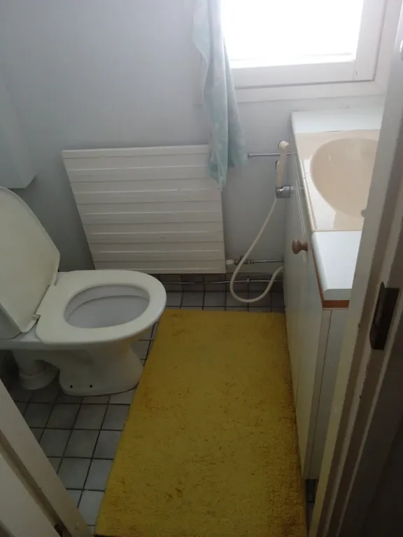 Уютный дом с камином рядом с центром