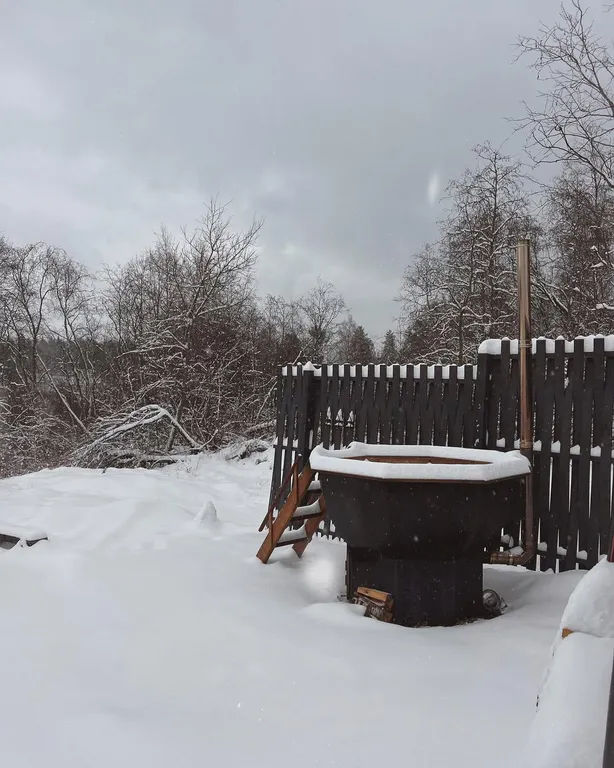 Дом с видом на озеро рядом с Ладожскими шхерами