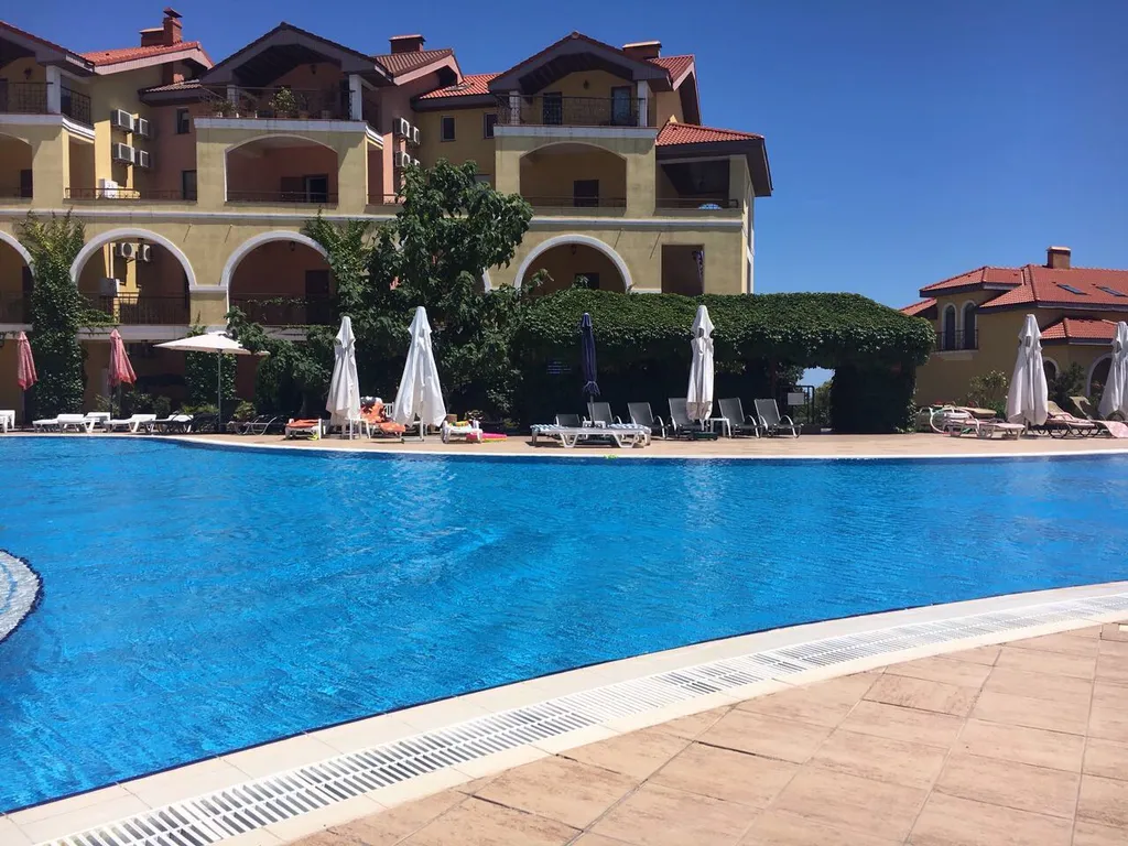 Алупка, 3-х комнатная квартира в ЖК Испанская деревня — аренда посуточно в Алупка