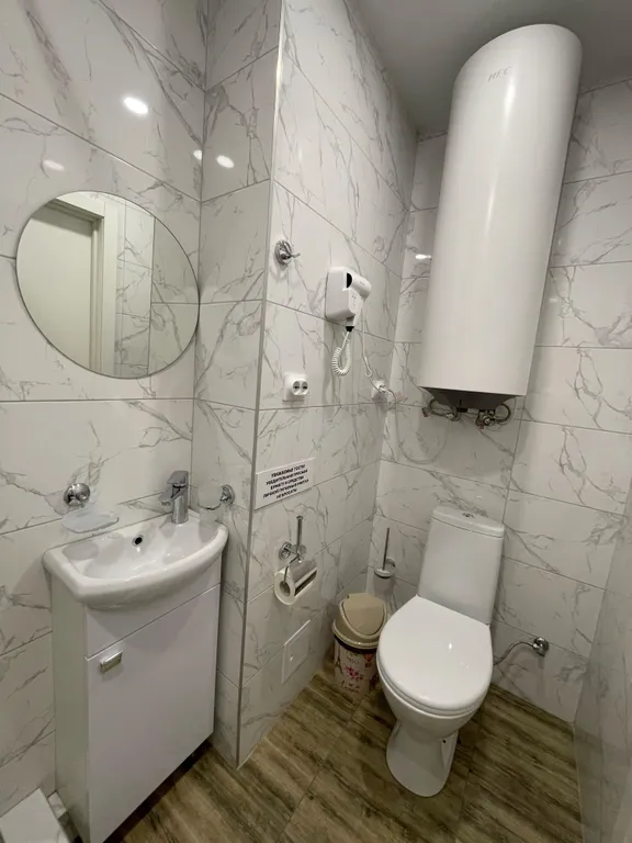 Апартамент в 3 минутах до моря с маленьким балконом и видом на горы