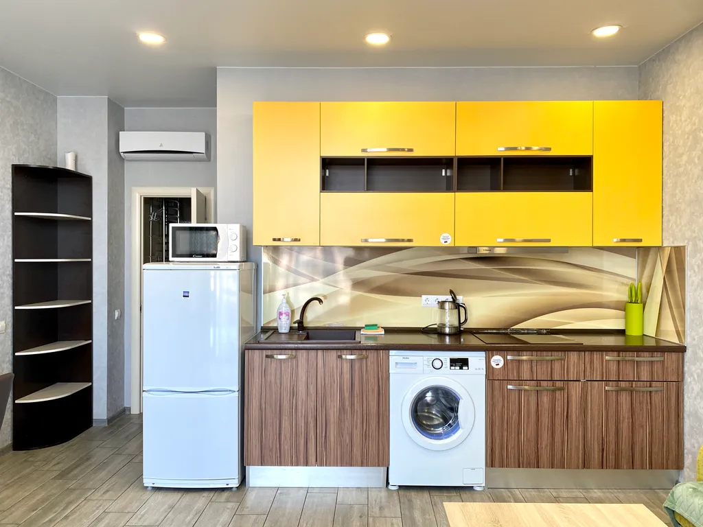 Просторная студия с террасой на первой линии