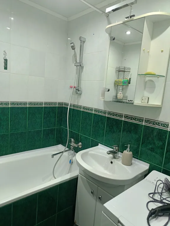 Просторная, чистая 2-х комнатная квартира.