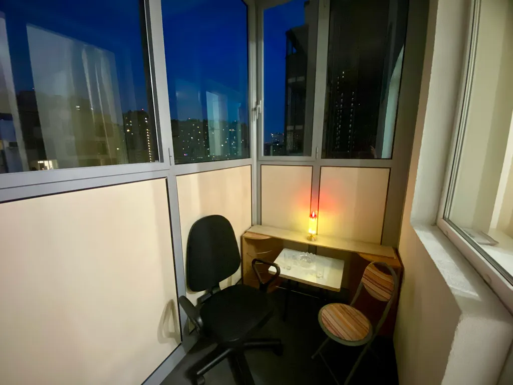 Уютная квартира с прекрасным видом на город в огнях