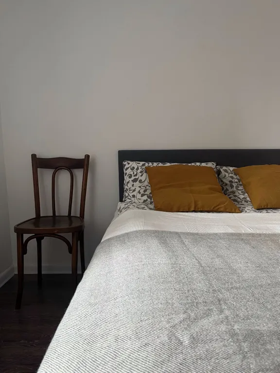 Комната на двоих в хостеле, тихий двор, 20 минут пешком от центра